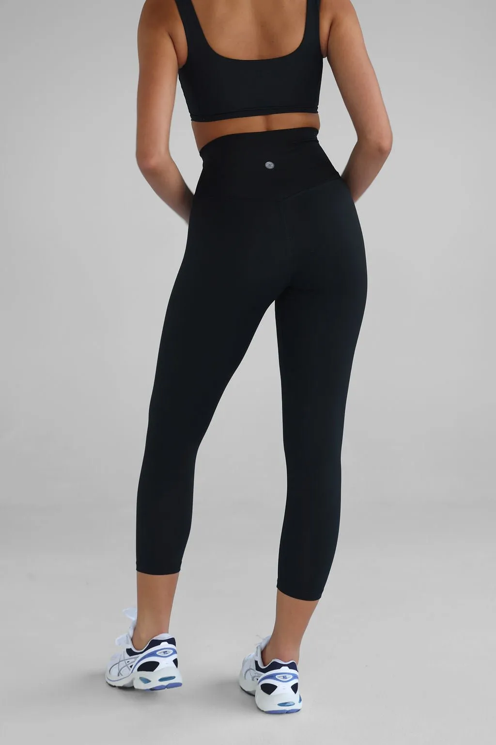 Extra High Waist 7/8 Leggings - Black